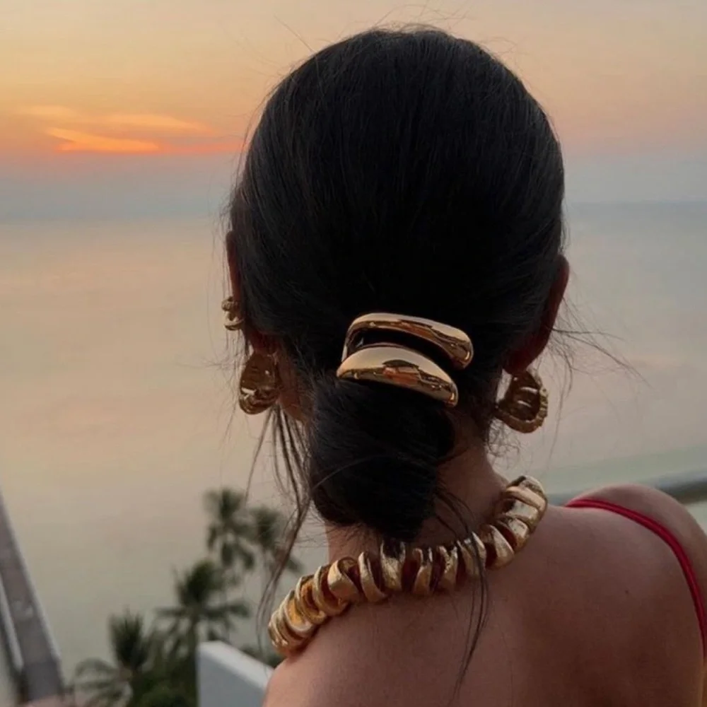 New Double Metal Hair Tie Second Tie 🔥🔥✨ comes with beautiful gift box 🎁
